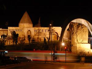 Alaaddin Camii çökecek mi?