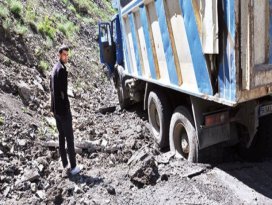 Trafiği açan askere saldırı