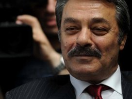 Kadir İnanır CHPyi yerden yere vurdu!