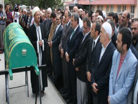 Prof. Dr. Gökmenoğlu toprağa verildi