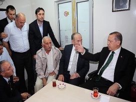 Başbakan Erdoğandan taksicilere ziyaret