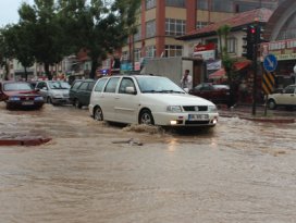 Konyada sağanak yağış