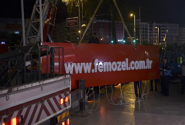 İstanbulda izinsiz tabela