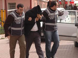 Tapu müdürü rüşvet paralarıyla alem yapmış