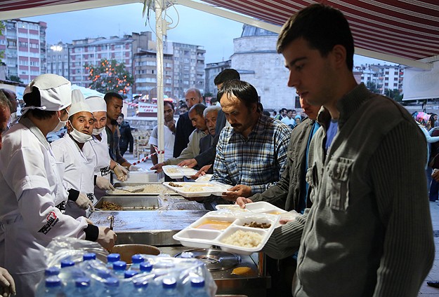 İlk iftar açıldı
