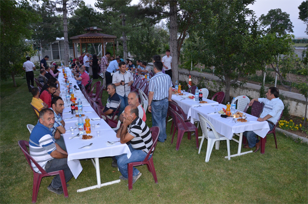 Karaman-Konya karayolunda iftar vakti!