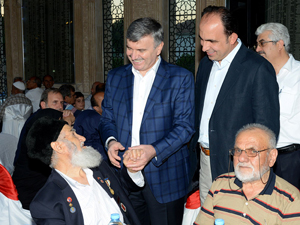 Şehit aileleri ve gaziler iftarda buluştu