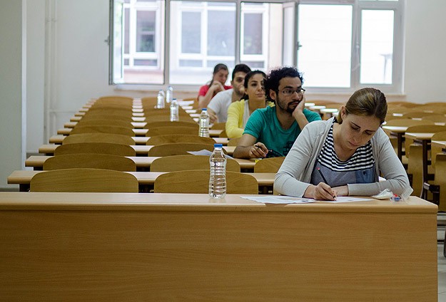 KPSSnin ilk oturumu başladı