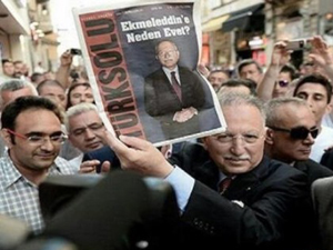 İhsanoğlu, Türkiye düşmanı ile poz verdi
