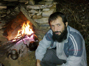 Geriye şelaledeki fotoğrafı kaldı