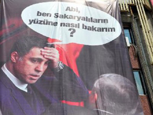 Erdoğanın mitinginde Hakan Şükür pankartı
