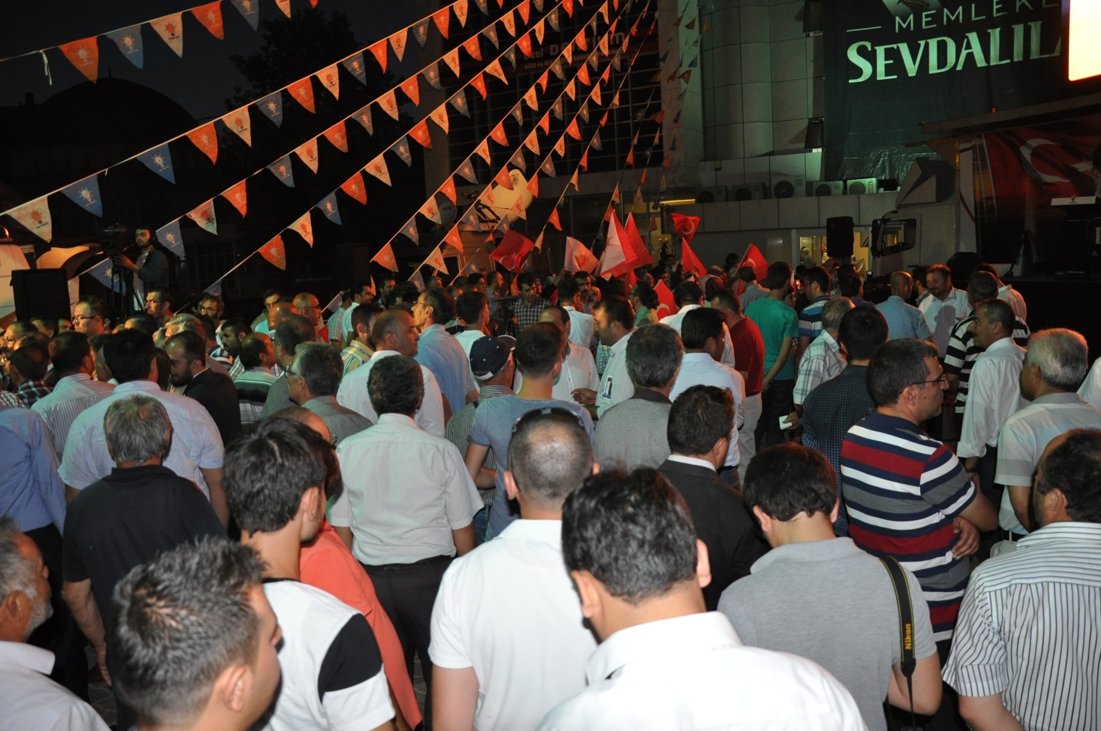 Konyada Davutoğlu sevinci