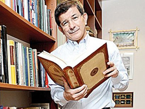 Davutoğlu okuduğu hiçbir şeyi unutmaz