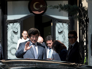 Davutoğlu kongre öncesi yoğun çalışıyor