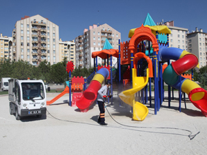 Selçuklu’da parklar temizleniyor
