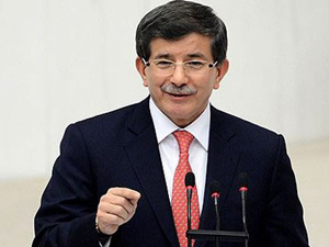 Davutoğlu Mecliste ilk kimin elini sıktı?