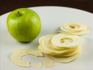 Patates ve mısırdan sonra elma cipsi
