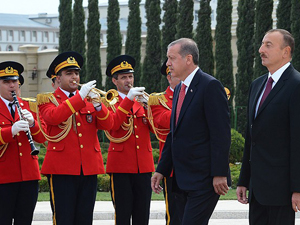Erdoğan Azerbaycanda resmi törenle karşılandı