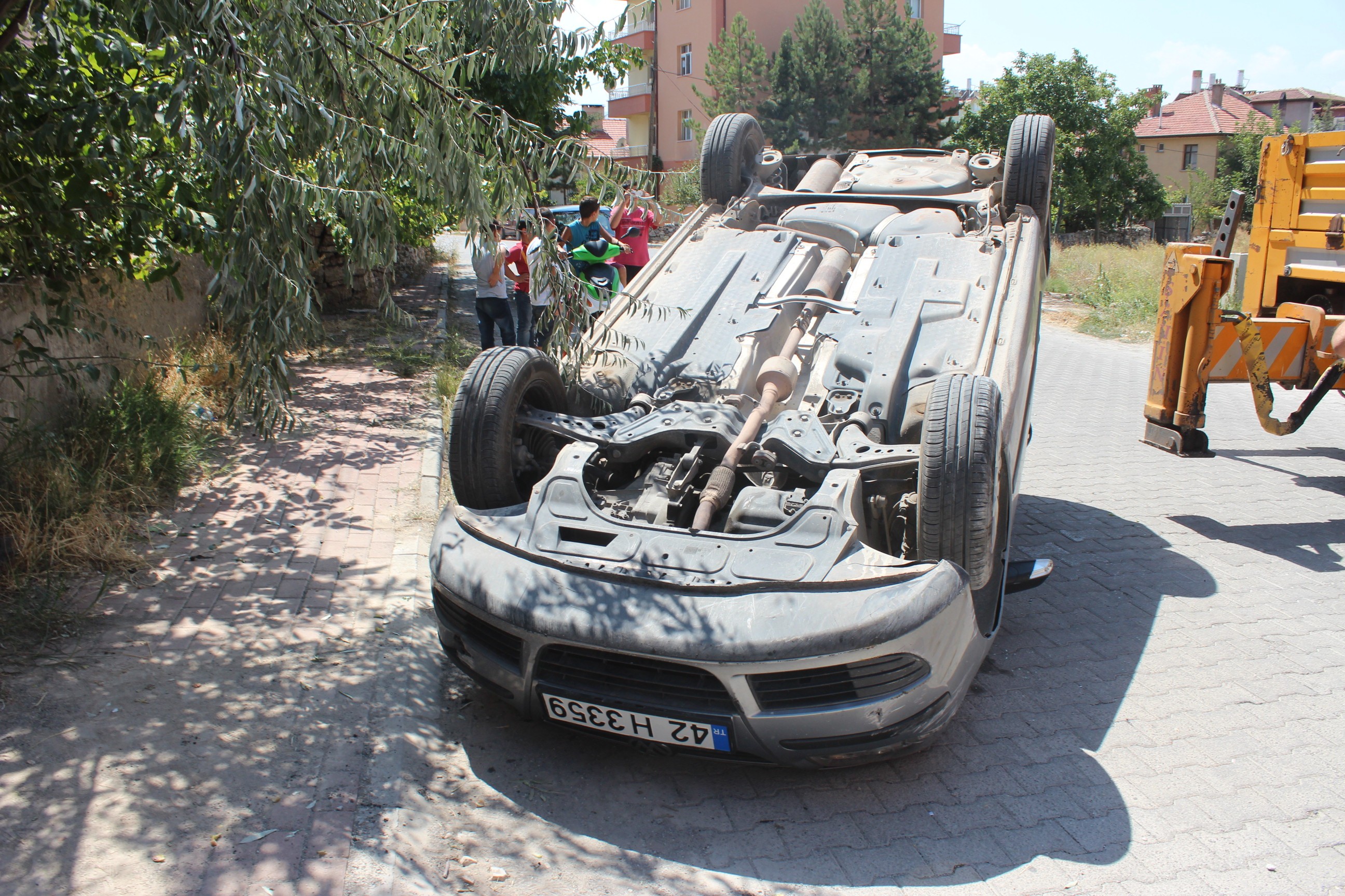 Beyşehir’de otomobil devrildi: 1 yaralı