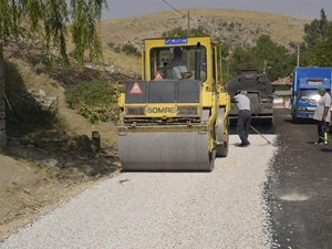 Meramda fen işleri çalışmalarını sürdürüyor