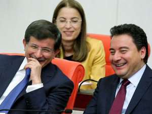 CHPli vekilin konuşması Davutoğlunu güldürdü