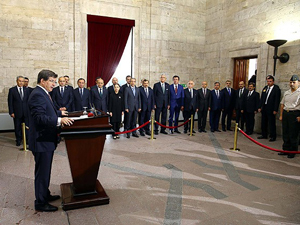 62. Hükümetten Anıtkabire ziyaret
