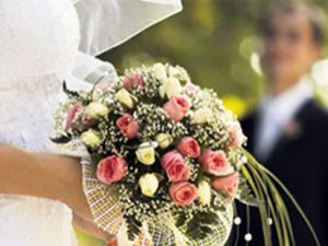 Mehir bir çifti daha evlendirdi