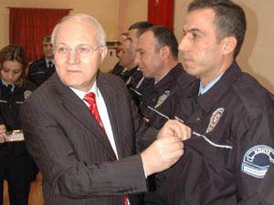 Konyada 50 polise altın!