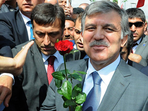 Yeni parti söylentilerinin aslı yok