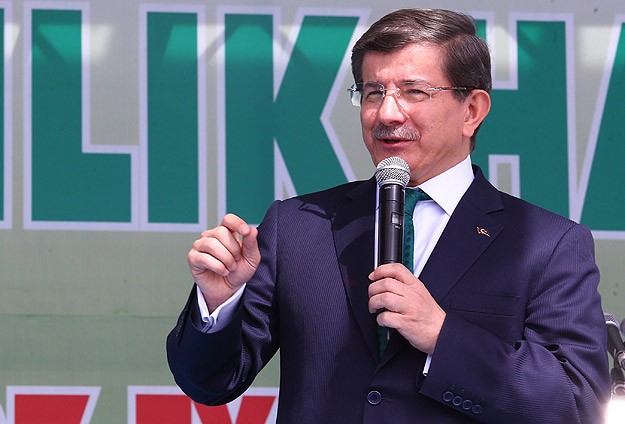 Sana değil Mehmetçiğin gölgesine geldiler