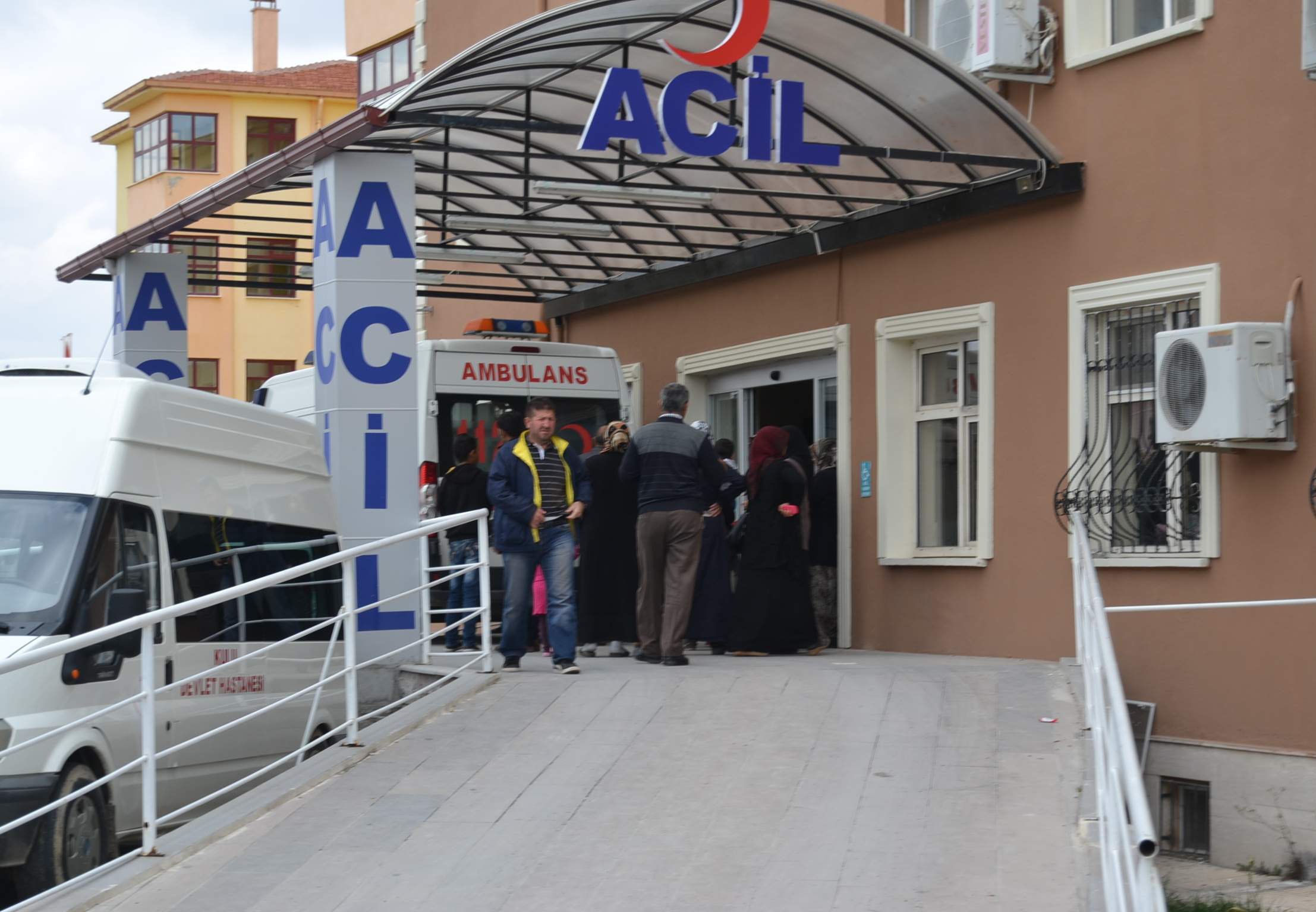 Otomobil şarampole devrildi: 5 yaralı