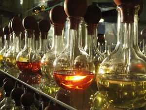 1 milyon dolarlık taklit Türk parfümü yakalandı