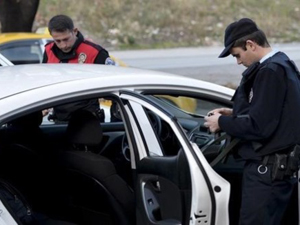 Polise uzun namlulu silahla ateş açıldı