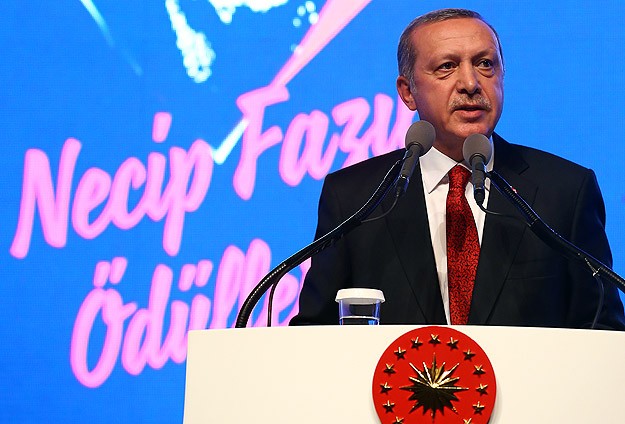 Yeni Türkiyede Necip Fazılın izi vardır