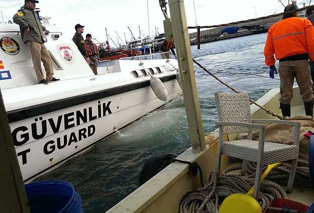 İstanbul Boğazında tekne alabora oldu