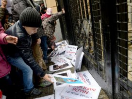 Kafkasya kökenli çocuklardan Putine protesto