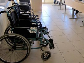 Ailenin geçimi çalışan engelliden soruluyor