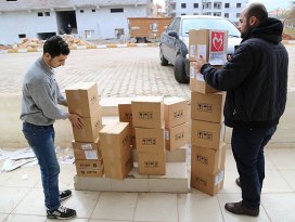 Yeryüzü Doktorlarından Suriyelilere ilaç yardımı