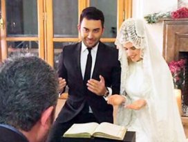 Wilma Elles dini nikah kıydırdı
