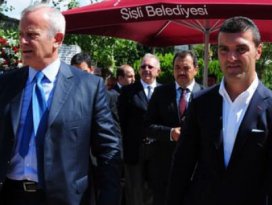 İnönüden Sarıgülün yerine yeni transfer