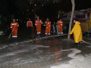 Günde 500 ton çöp toplanıyor