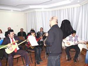 Emekliler müzikle hayata bağlandı