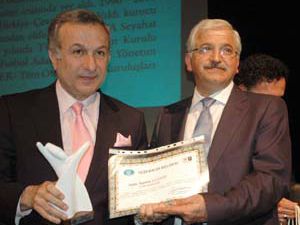 Ülkemden özür dilerim dedi ve ekledi...