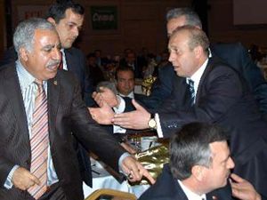 Konyalı vekil Konyalı valiyi payladı!