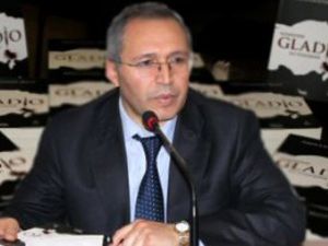 Gladionun sinsi planları deşifre oldu