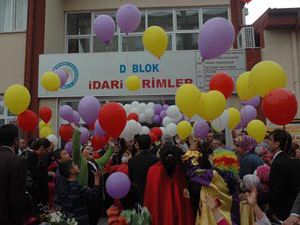 Balon uçurarak moral buldular