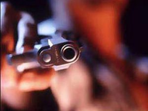 Konya iki otomobil kurşunlandı