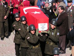 Şehitin ailesi sinir krizi geçirdi