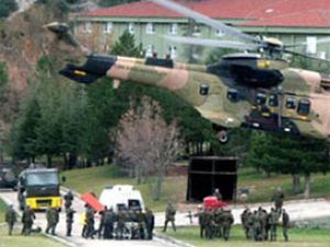 Yaralı teröristi askeri helikopter taşıdı!