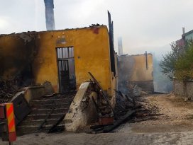 Beyşehirde eski okul binasında yangın